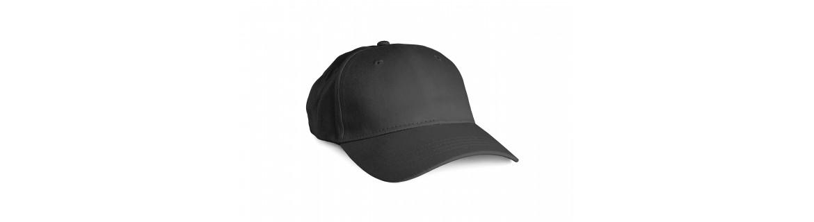 Une casquette noire pour accessoriser votre look